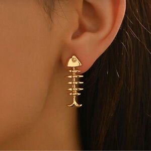 Gold Fishbone Earrings R36